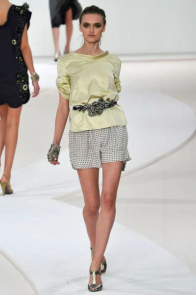Look 4